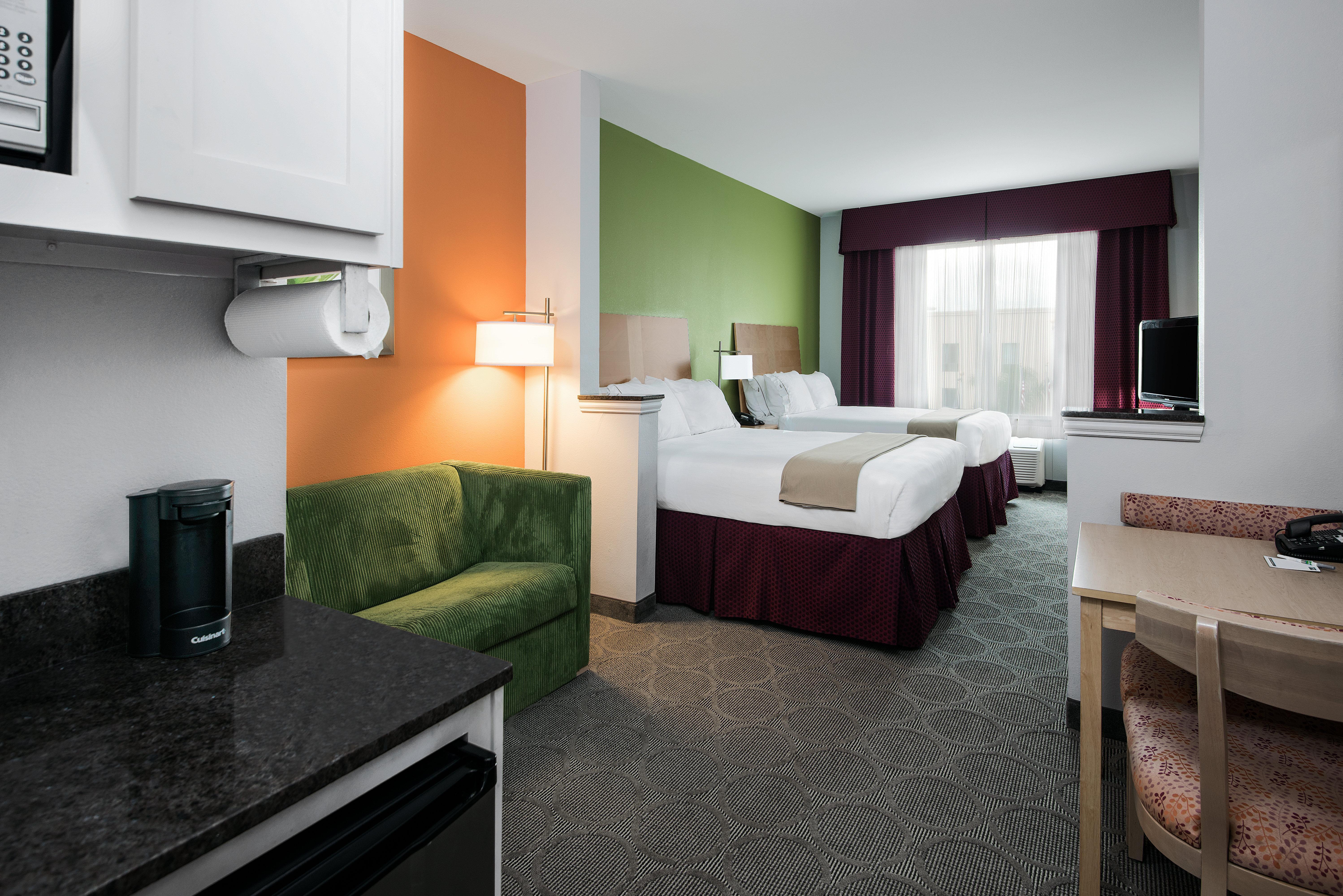 Holiday Inn Express Hotel & Suites Clute-Lake Jackson By Ihg Exterior foto