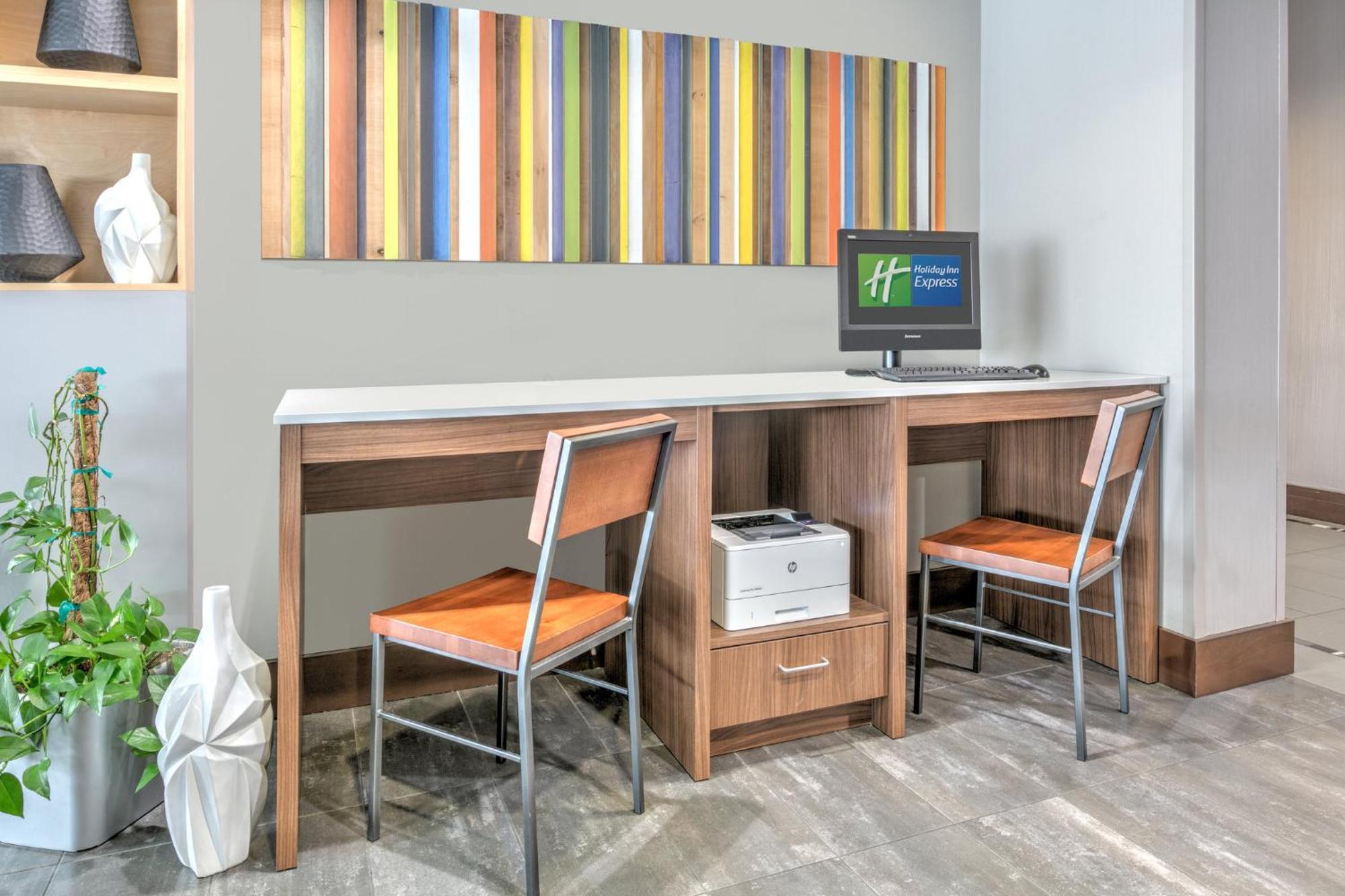 Holiday Inn Express Hotel & Suites Clute-Lake Jackson By Ihg Exterior foto