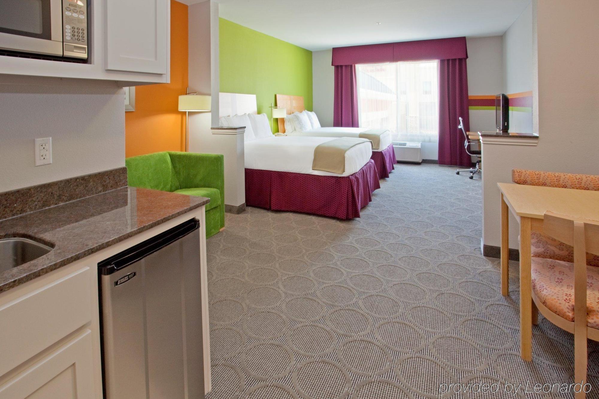 Holiday Inn Express Hotel & Suites Clute-Lake Jackson By Ihg Quarto foto