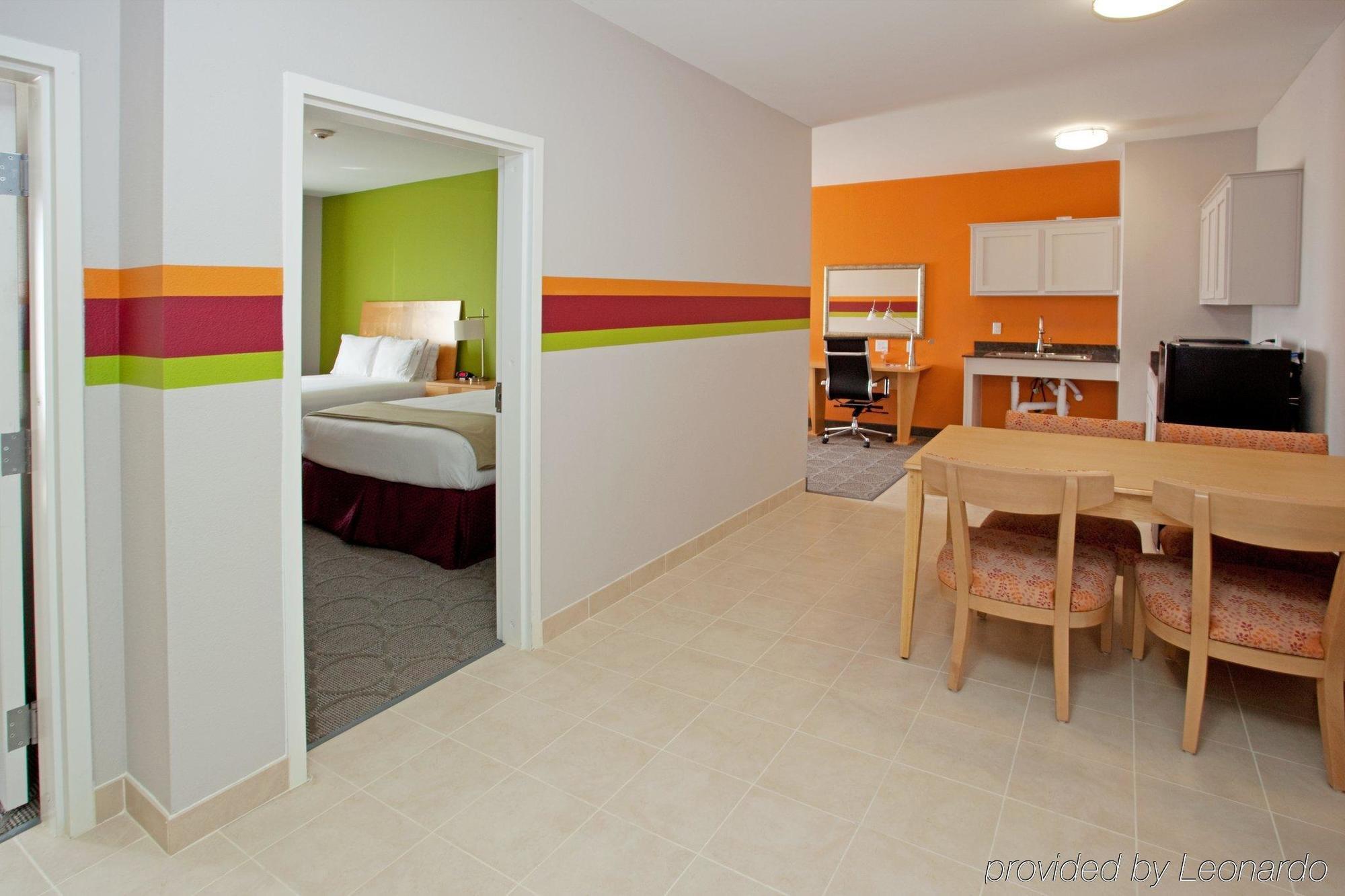 Holiday Inn Express Hotel & Suites Clute-Lake Jackson By Ihg Quarto foto